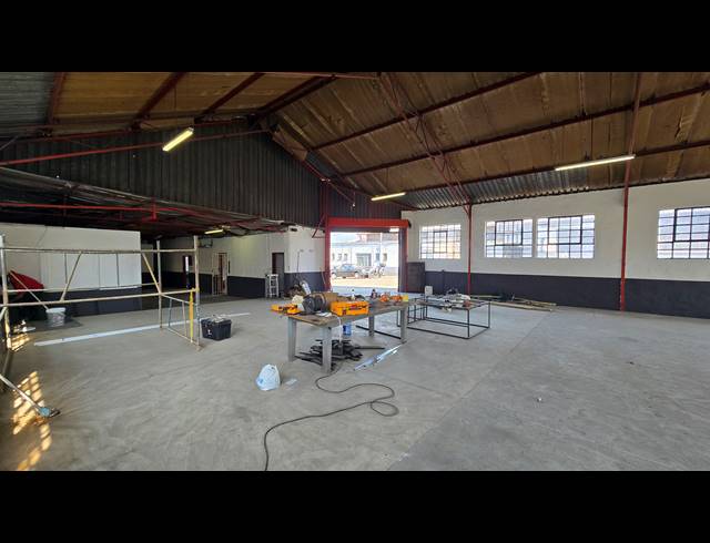 493M² WAREHOUSE TO LET IN SEBENZA